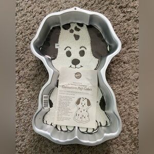 NWT Wilton Dalmatian Pup Cake Pan (Aluminum)